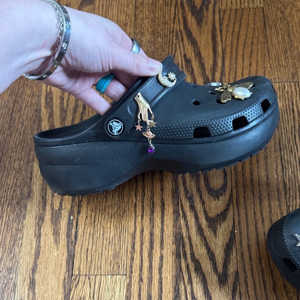 Black Platform CROCS Charms Included SZ 7 - Picture 6 of 8